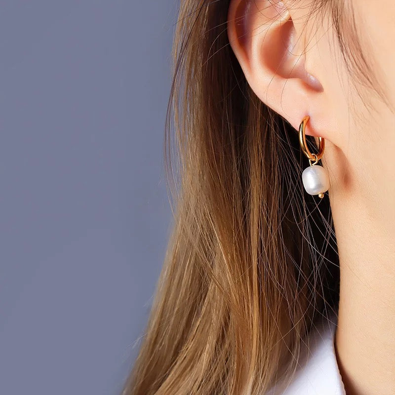 Perla Hoop Earrings