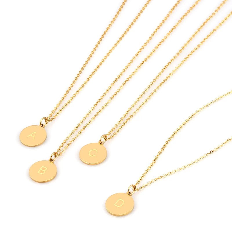 Nameplate Round Necklace
