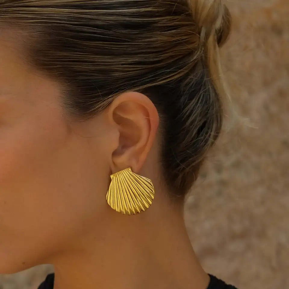 Shell Earrings Gold