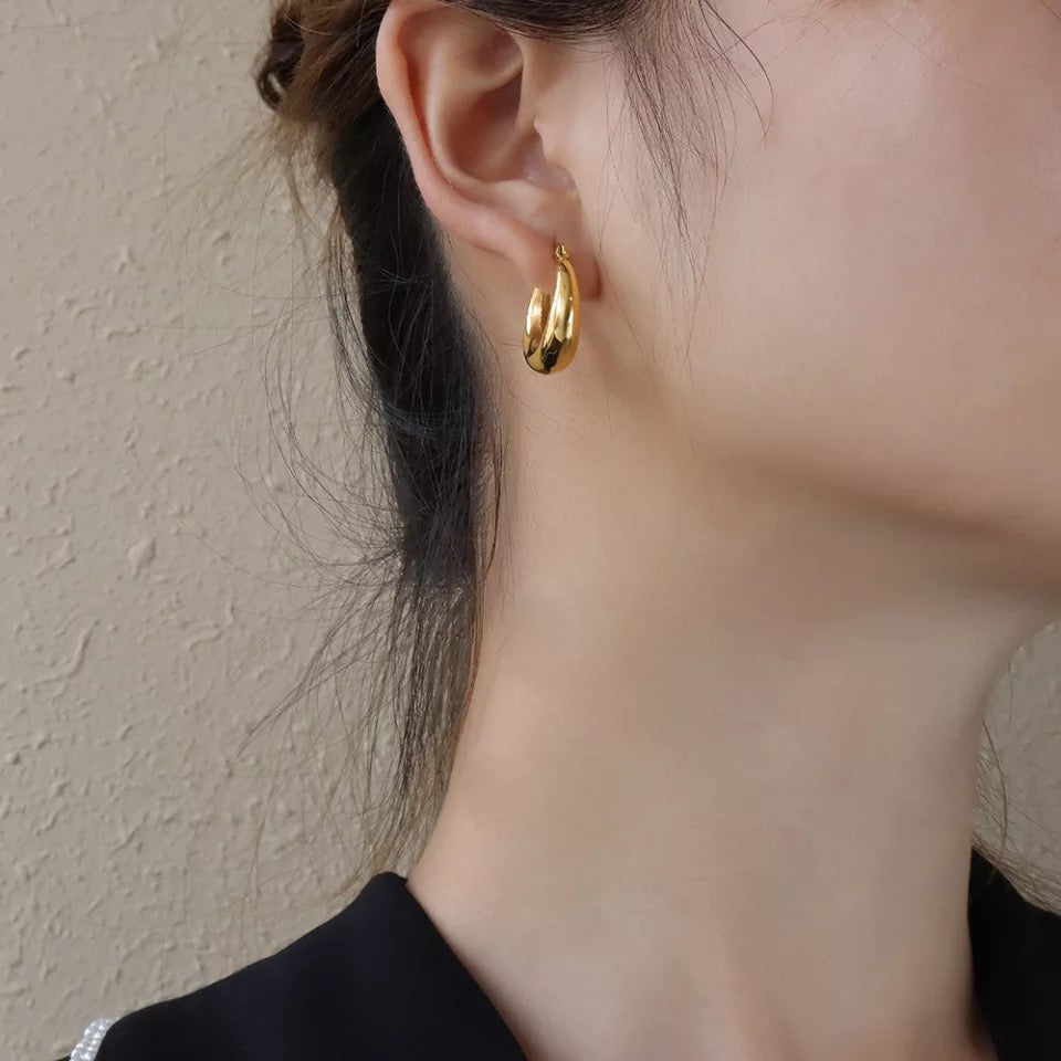 Sofia Hoop Earrings