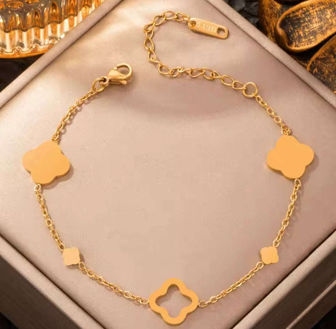 Clover Amaya Gold Bracelet